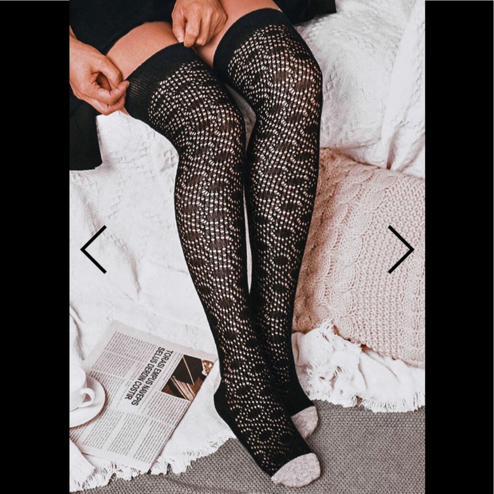 Color Black Over Knee Knitted Socks